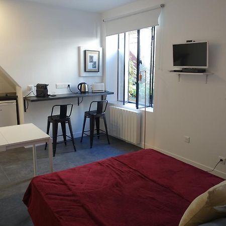 Cite Pilleux - Cozy Apartment In A Private Lane ปารีส ภายนอก รูปภาพ