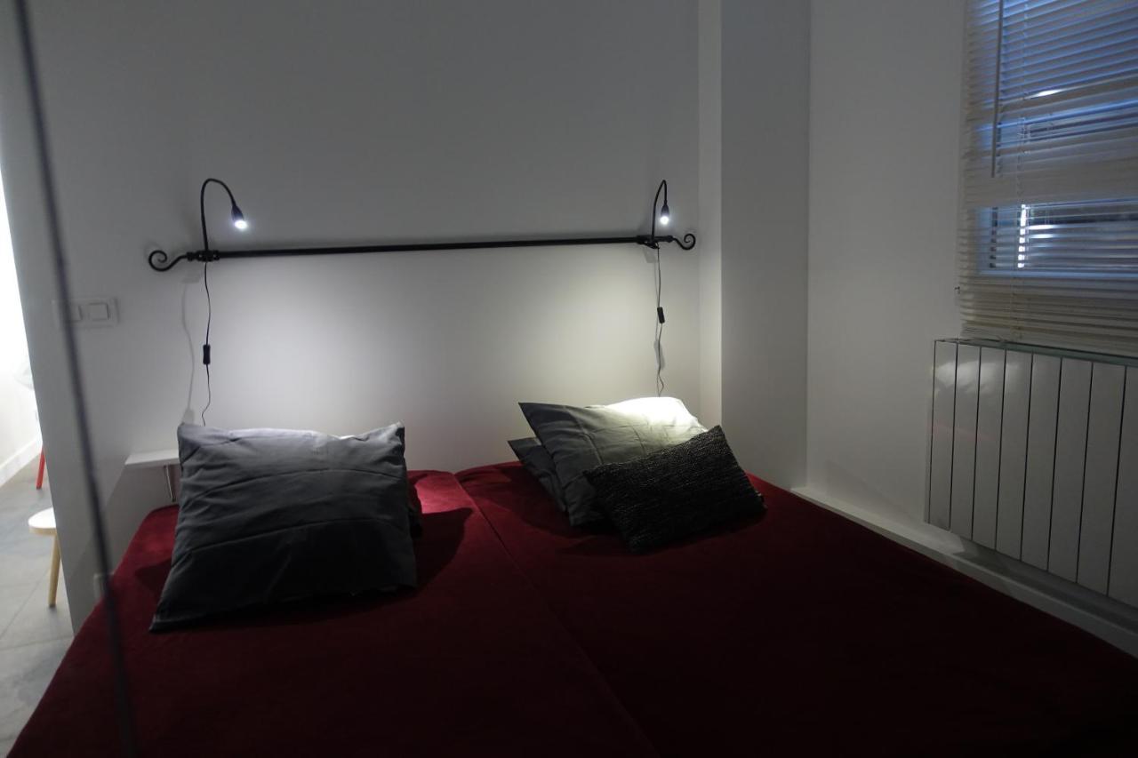 Cite Pilleux - Cozy Apartment In A Private Lane ปารีส ภายนอก รูปภาพ
